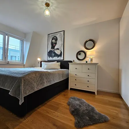 Ueber Den Daechern Leipzigs - Hochwertiges Mit Dachterrasse Im Zentrum Leipzigs Apartment